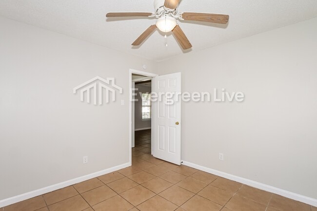 Building Photo - 261 Gracewood St