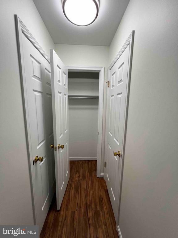 Building Photo - 6247 Spring Knoll Dr