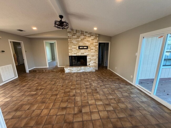 Building Photo - COMING SOON - 4 Bedroom, 2 Bathroom Home for Rent!