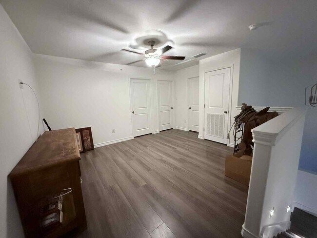 Building Photo - 9908 Bijan Dr