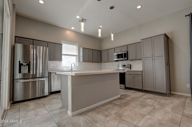 Building Photo - 15717 W Polk St