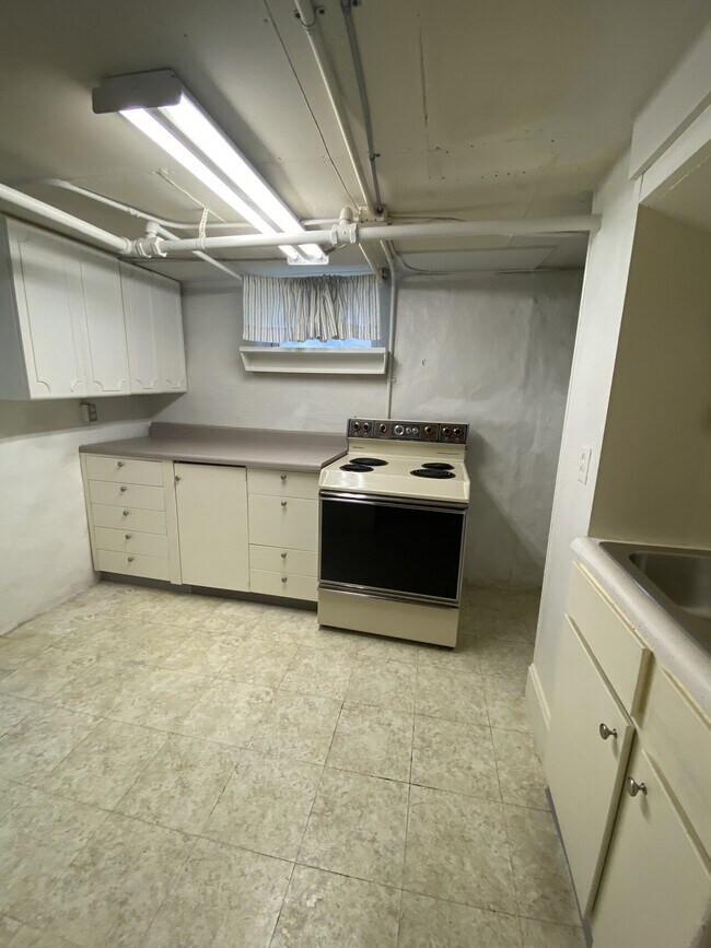 Building Photo - 525 S Lafayette