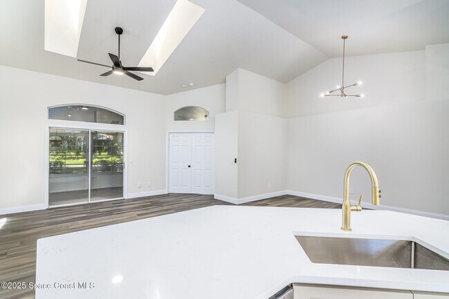 Building Photo - 480 Prestwick Ct