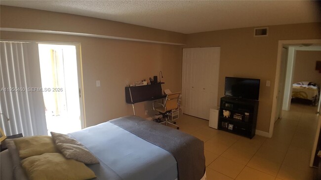 Building Photo - 7640 Westwood Dr