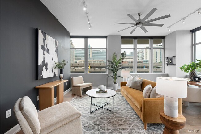 Building Photo - 4909 Laclede Ave