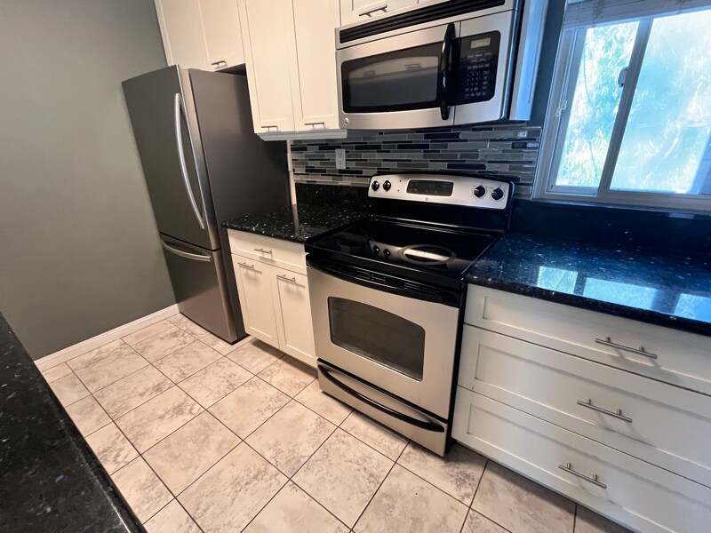 Building Photo - 4192 Mt Alifan Dr