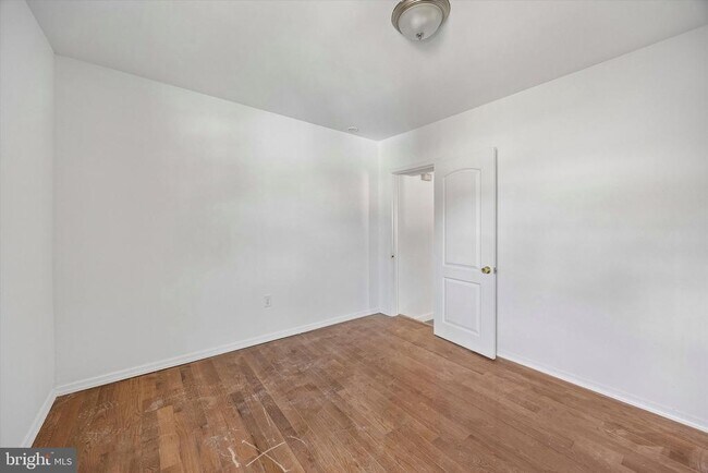 Building Photo - 523 Concord Ave