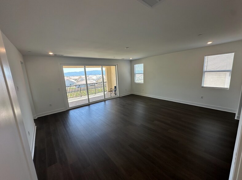 Building Photo - 24392 Calle La Roca