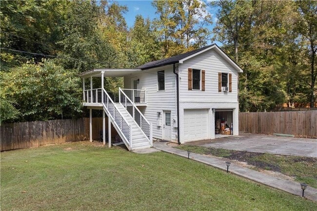 Building Photo - 2327 Young Rd