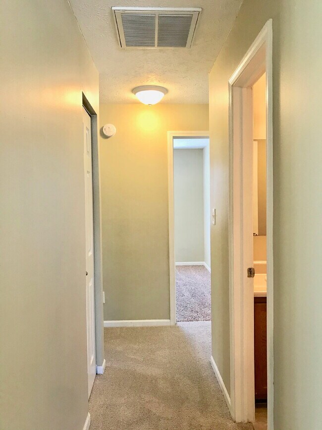 Building Photo - Charming 3 Bedroom, 2 Bathroom Home in Perry Township!
