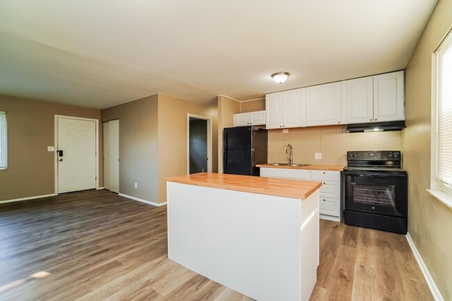 Building Photo - 2722 Key Pl