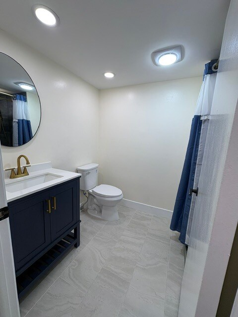 Guest Bathroom - 9429 Fontainebleau Blvd