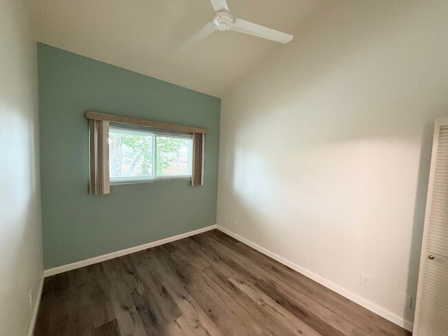 Building Photo - Beautiful Condo on the Beach - Surfside II...