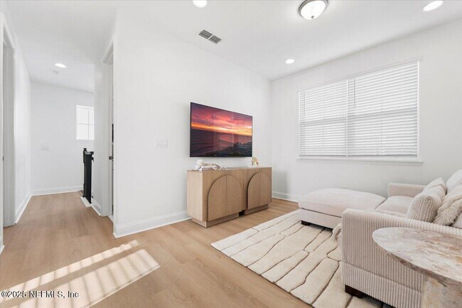 Building Photo - 492 Rum Runner Wy