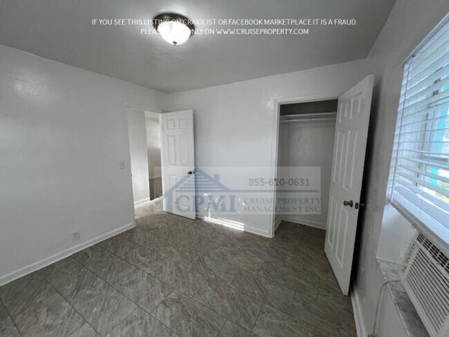 Building Photo - Affordable Downtown WPB 2/1 without the Downtown Price Steps Away From it ALL!! $995 Sec Dep spec...