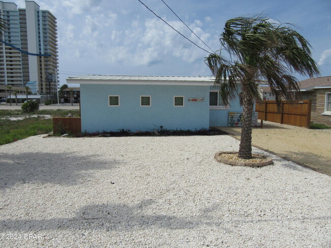 Building Photo - 5211 Beach Dr