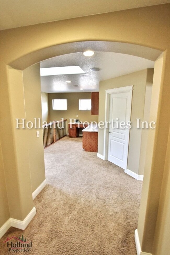 Building Photo - 5502 NE Lagos Ct