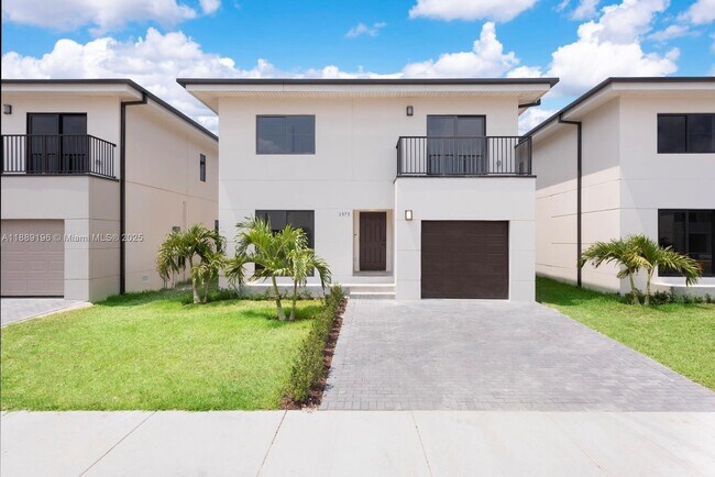 Primary Photo - 1374 NW 1st St