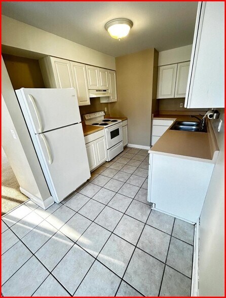 Building Photo - 125 SW Jefferson Ave