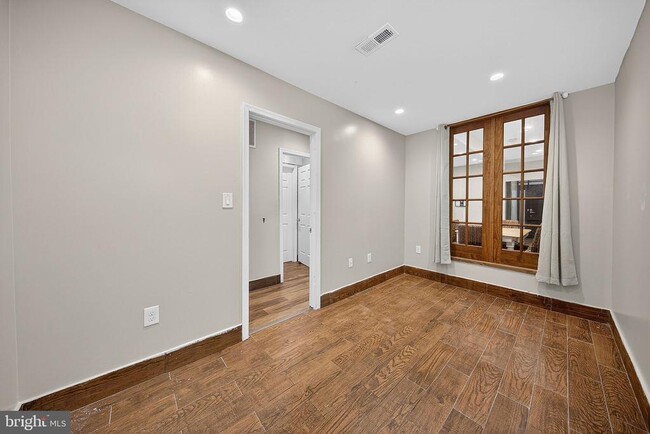 Building Photo - 817 6th St NW