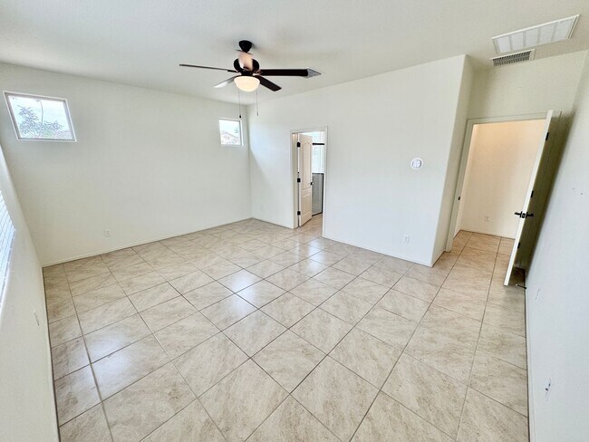 Building Photo - Beautiful 3 Bedroom 2 Bath Single Level Newer Built Home In Litchfield Park! Has Solar!