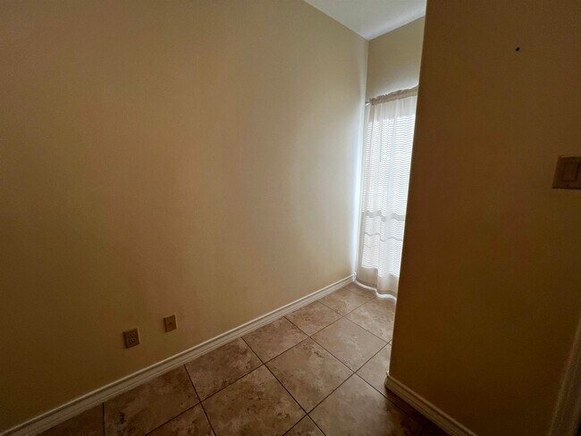 Building Photo - 5703 Moses Lp