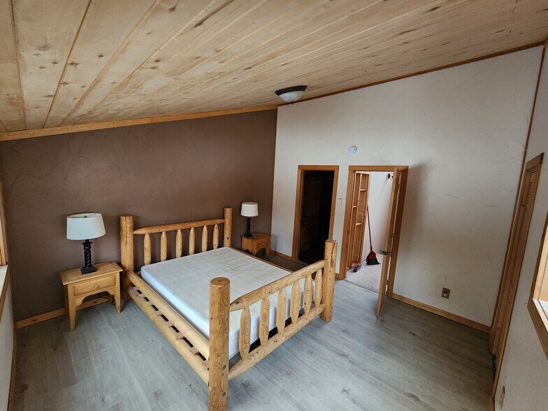 Master Bedroom 3 - 23045 Schussmark Trl