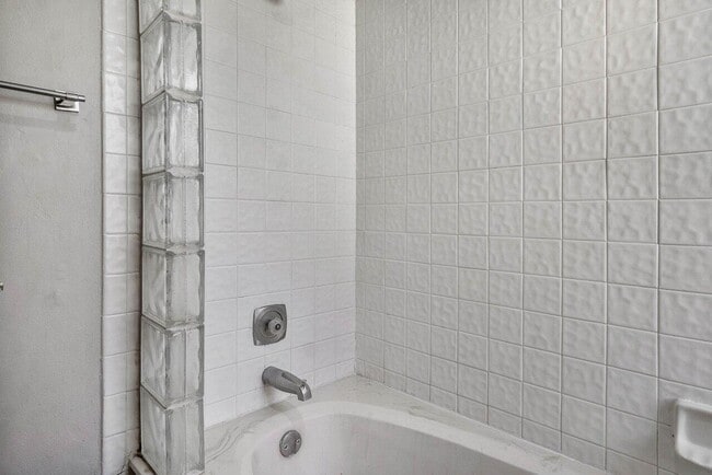 Building Photo - 13135 Chadwick Ct