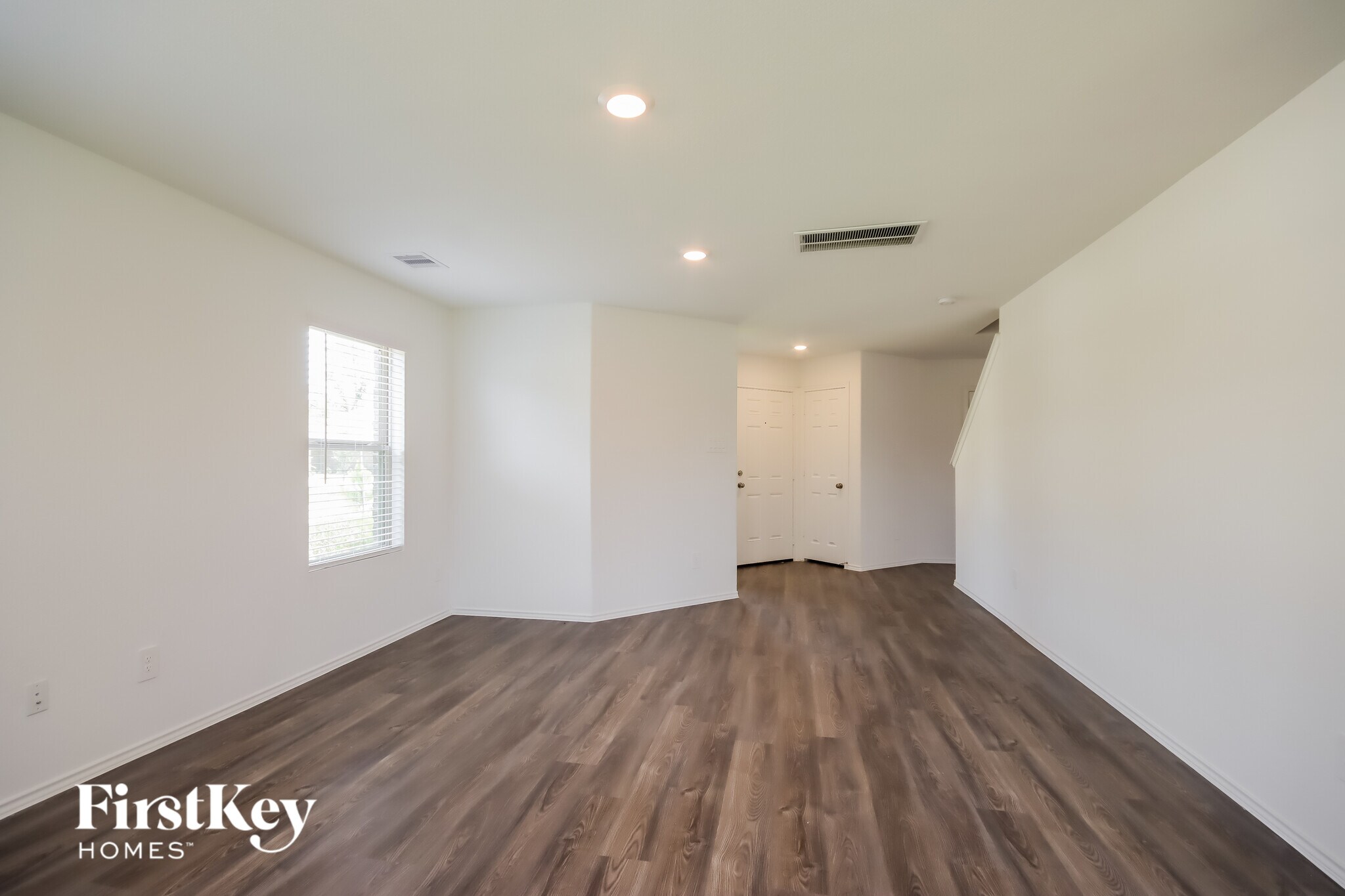 Building Photo - 1302 Vincente Ct