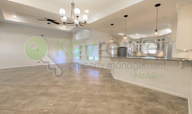 Building Photo - Beautiful 4 Bedroom- 3.5 Bathroom Home in Alamo, TX