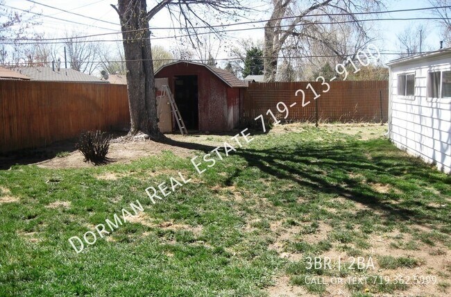 Building Photo - 3 bedroom, 2 bath open concept