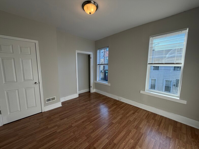 Building Photo - 2015 Fernon St