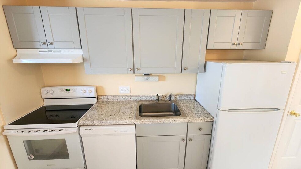 Building Photo - 918 S Logan St