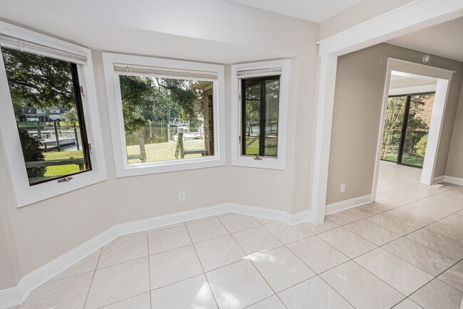 Building Photo - 5722 Gondolier Dr
