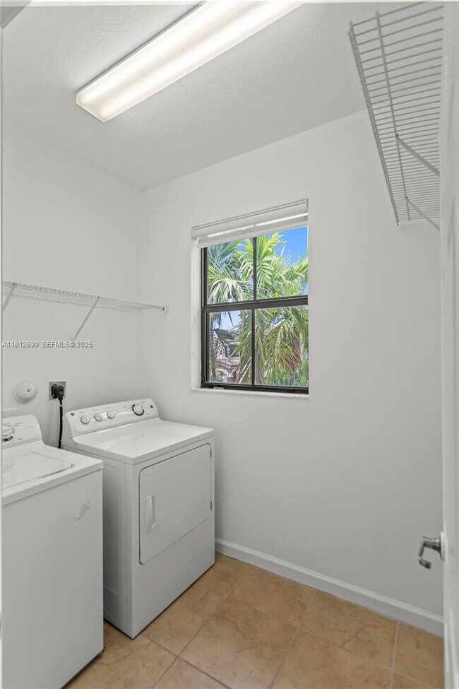 Building Photo - 3502 W 86th Terrace