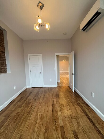 Building Photo - 41 Clifton Pl