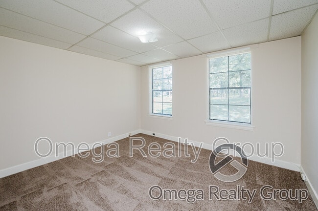 Building Photo - 901 9th Ave