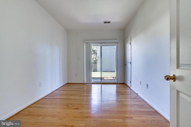 Building Photo - 6155 Early Autumn Dr