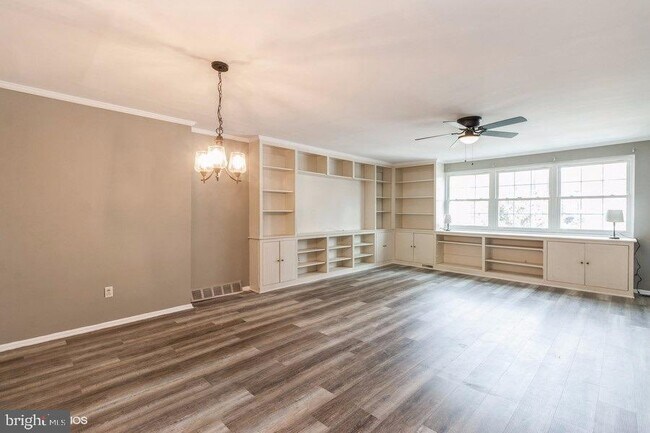 Building Photo - 6738 Emlen St