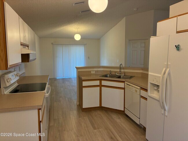 Building Photo - 1776 Vista Lake Cir
