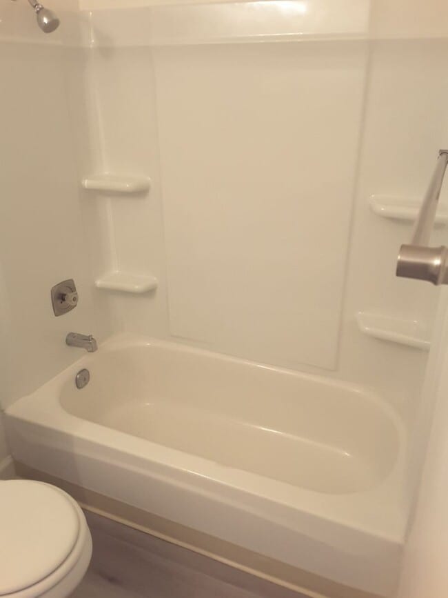 Building Photo - NEWLY REMODELED, SPACIOUS 2 BEDROOM 1 BATH CONDO IN WILDCREEK GARDENS