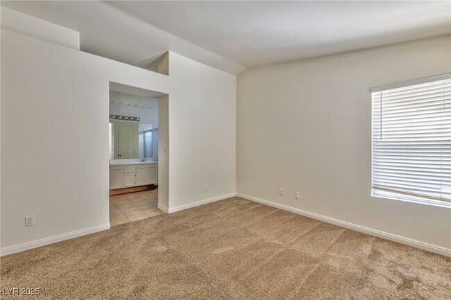 Building Photo - 5537 Oakwood Ridge St