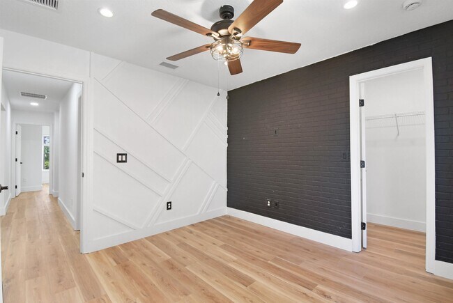 Building Photo - 101 Azalea Rd