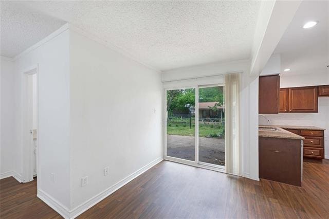 Building Photo - 2717 Wesleyan Dr