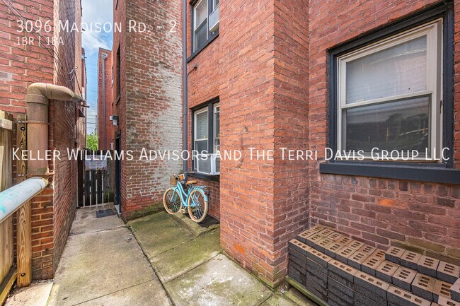 Building Photo - 3096 Madison Rd