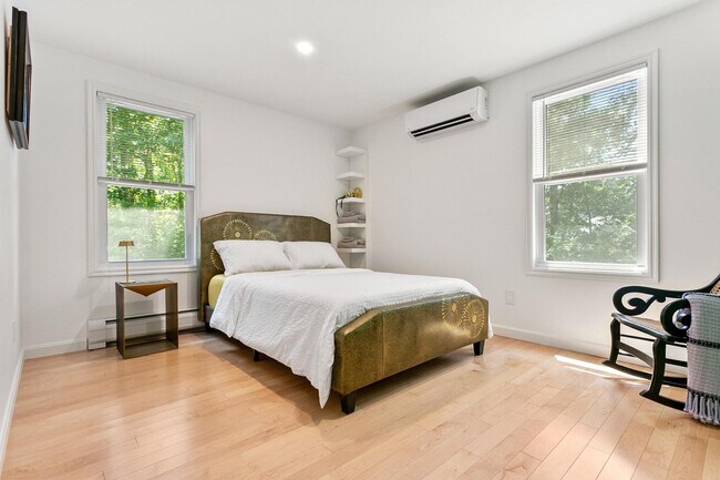 Building Photo - 130 Berkshire Trl