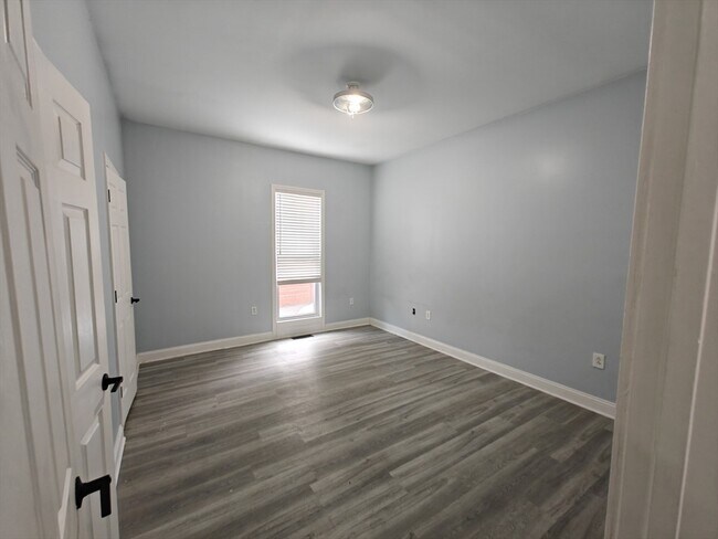 Building Photo - 102 Mt Pleasant Ave