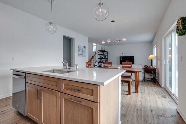 Building Photo - 2490 Olivia Ct