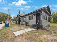 Building Photo - 548 Woodlawn St