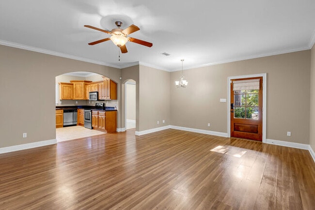 Building Photo - 13727 Foxhill Drive